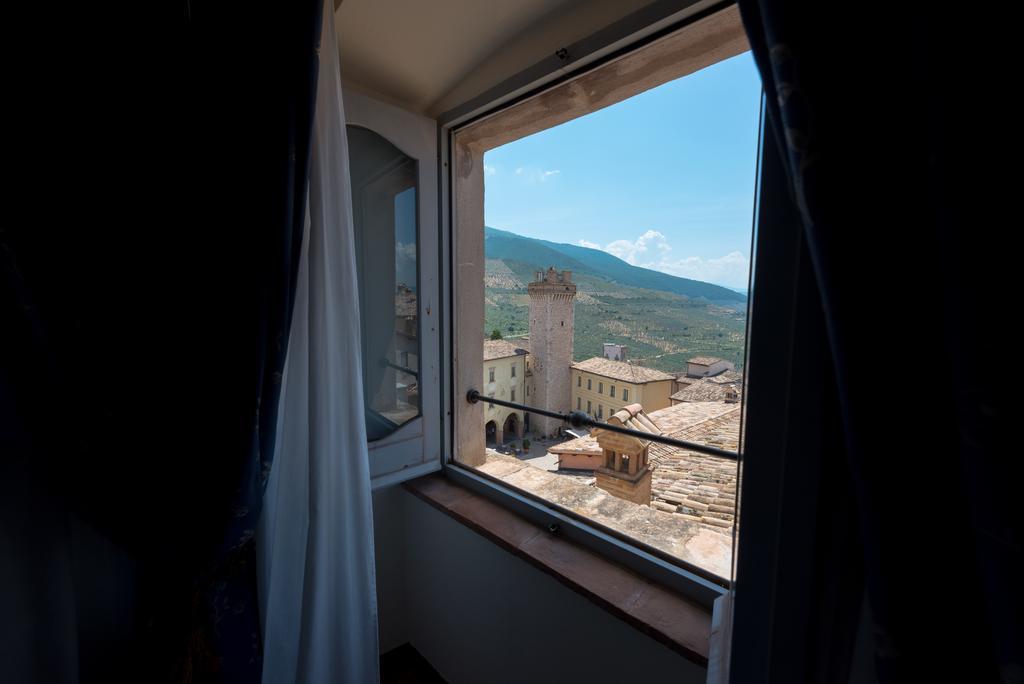 Antica Dimora Alla Rocca Trevi Bagian luar foto