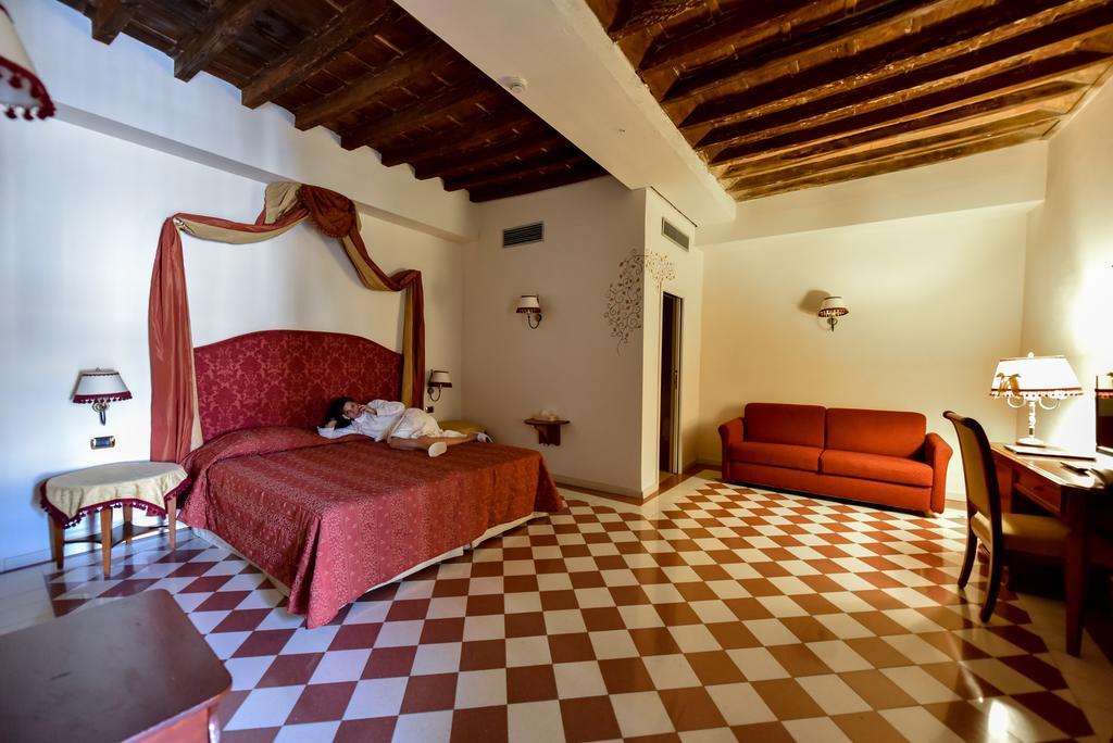 Antica Dimora Alla Rocca Trevi Bagian luar foto