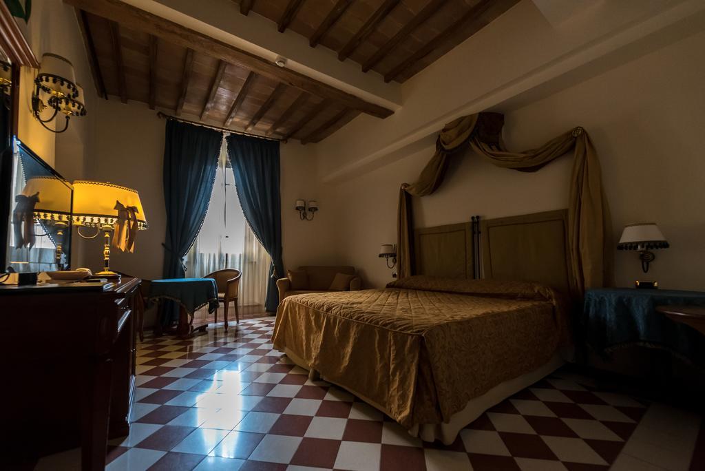 Antica Dimora Alla Rocca Trevi Bagian luar foto