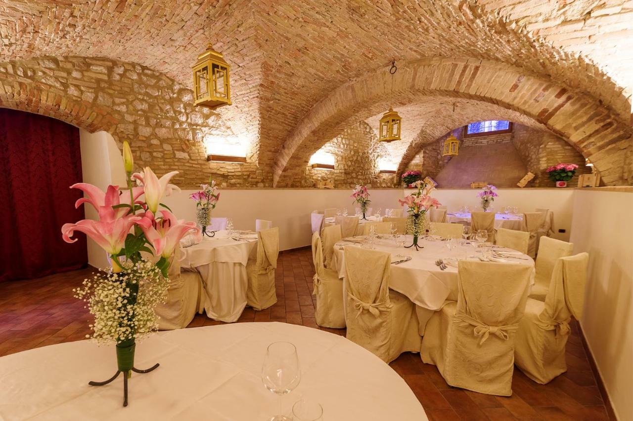 Antica Dimora Alla Rocca Trevi Bagian luar foto