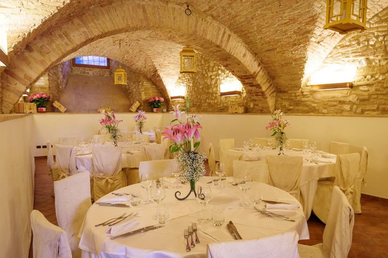 Antica Dimora Alla Rocca Trevi Bagian luar foto